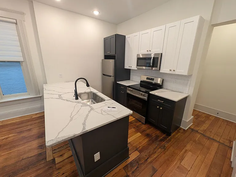 521 Garrard St #4 — Photo 4