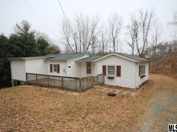1420 Graystone Pl SW, Lenoir, NC 28645
