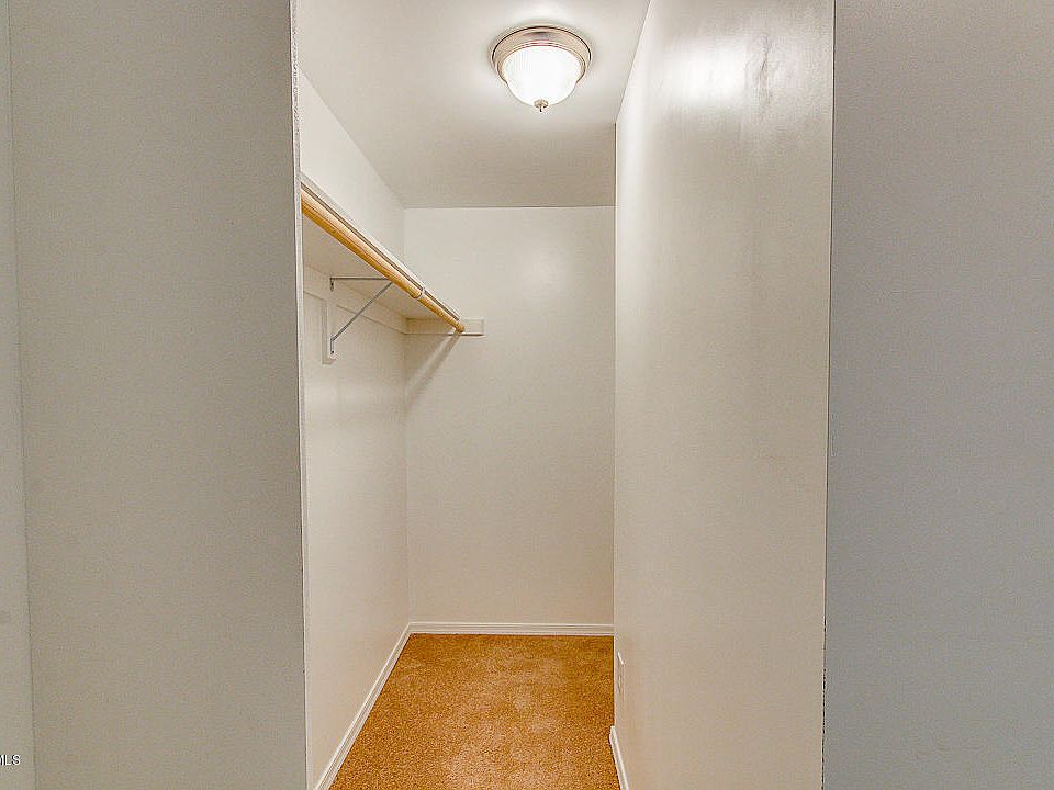 1st image of 7607 W Clarendon Ave