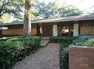 2504 Summit Dr, Irving, TX 75062