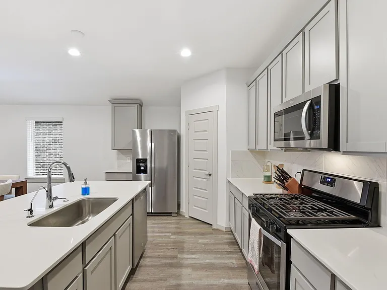 19035 Denstone Cliff Way — Photo 9
