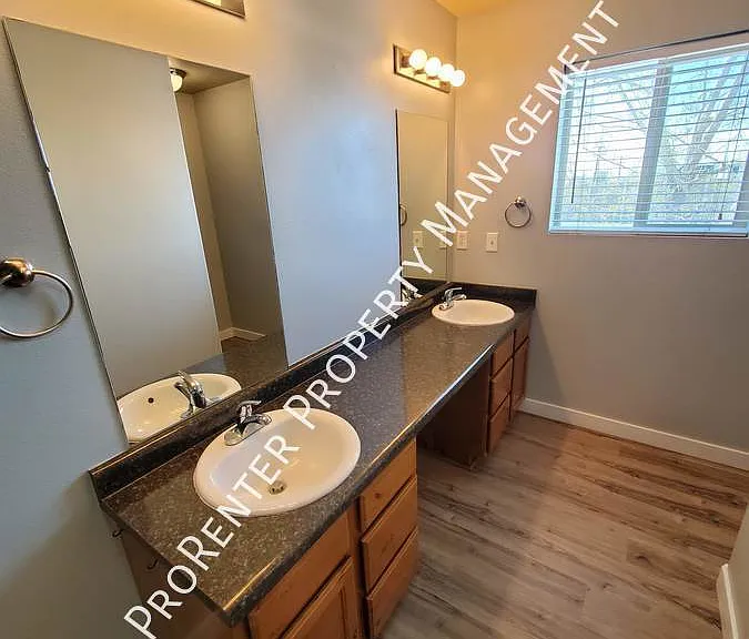 1005 N 740 W — Photo 10