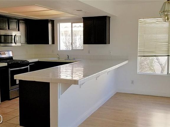 4th image of 1628 Royal Canyon Dr