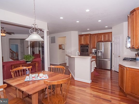 4th image of 11136 Eagle Ct