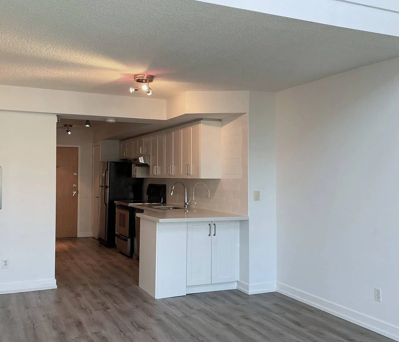 77 Lombard St - LPH2 — Photo 1
