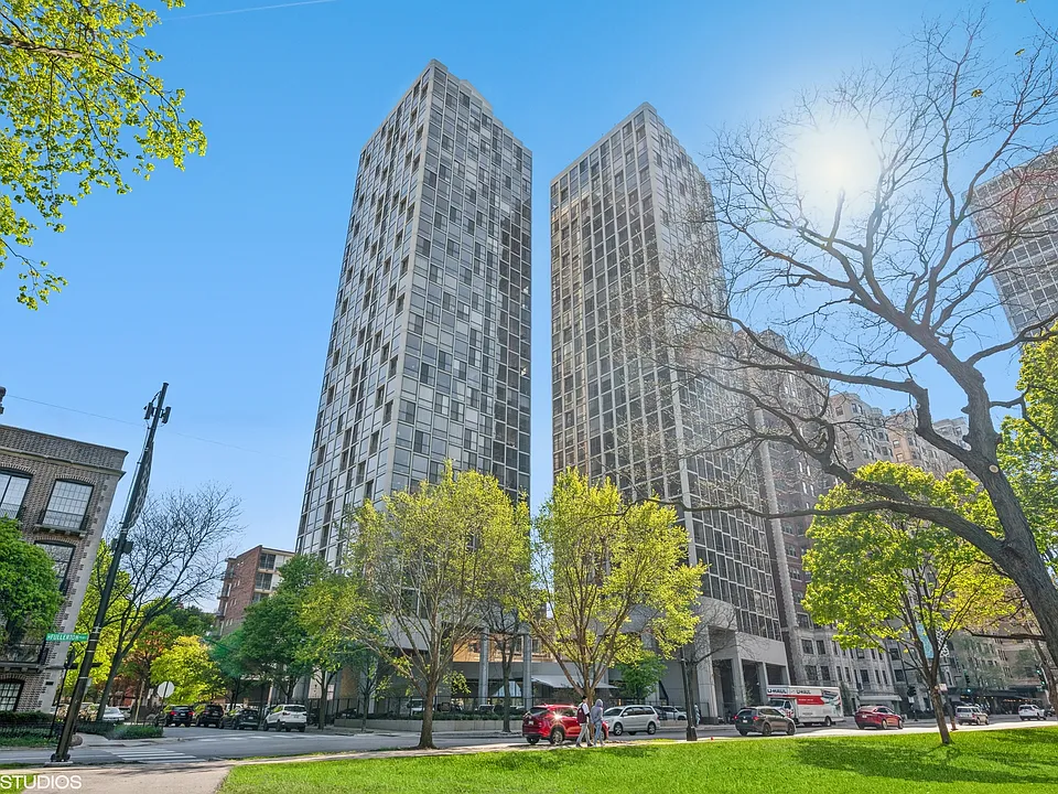 345 W Fullerton Pkwy #801