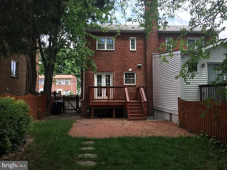 21 E Myrtle St — Photo 26