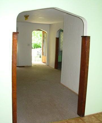 3rd image of 464 W 6th St