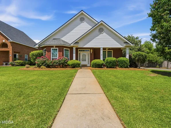 100 Jamestown Ct, Centerville, GA 31028