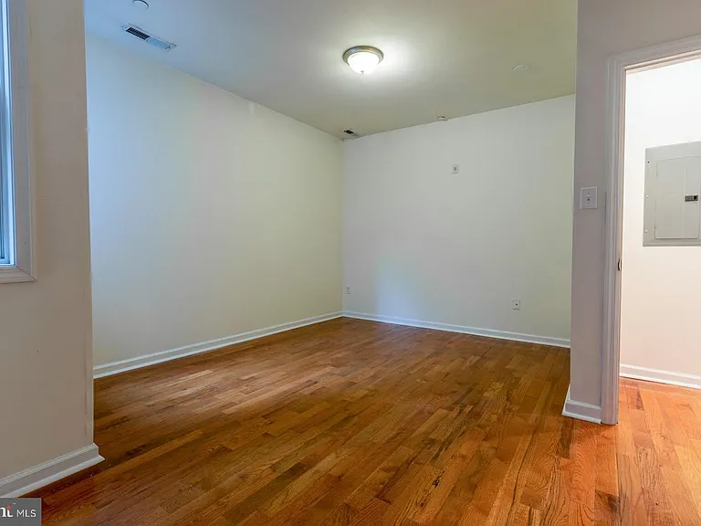 1429 Poplar St #1A — Photo 17