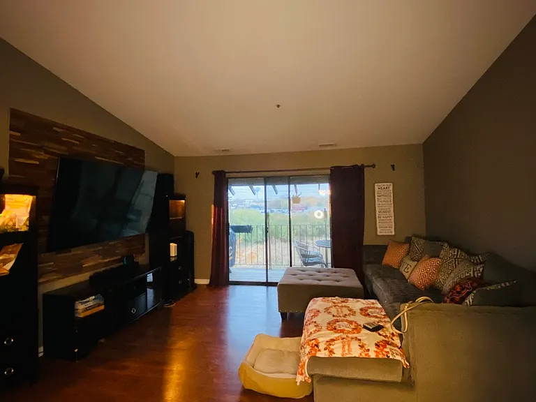 21W581 North Ave #83 — Photo 2