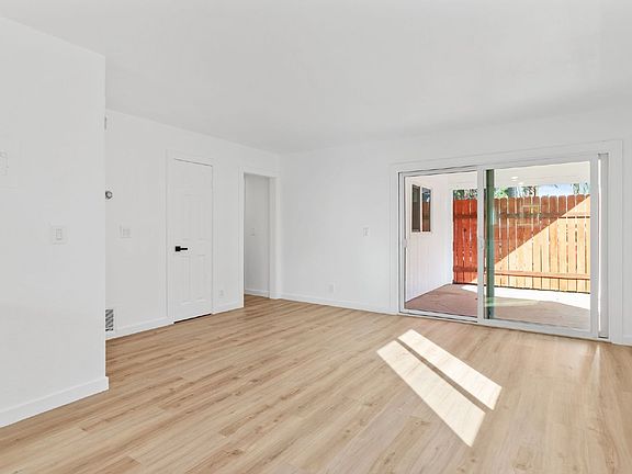 5th image of 2280 Pamela Ln APT B