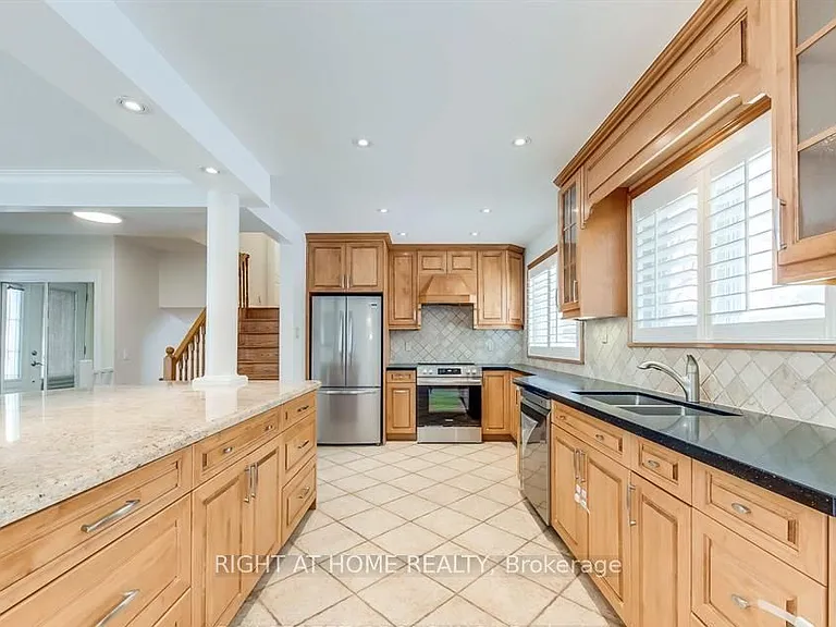 49 Rayne Ave — Photo 9
