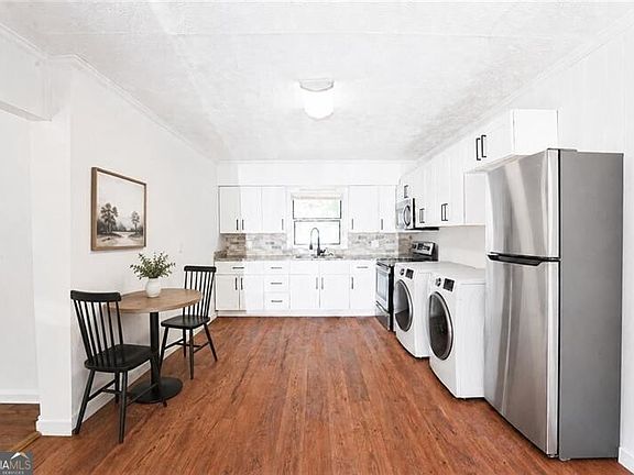 3rd image of 2203 2nd Ave