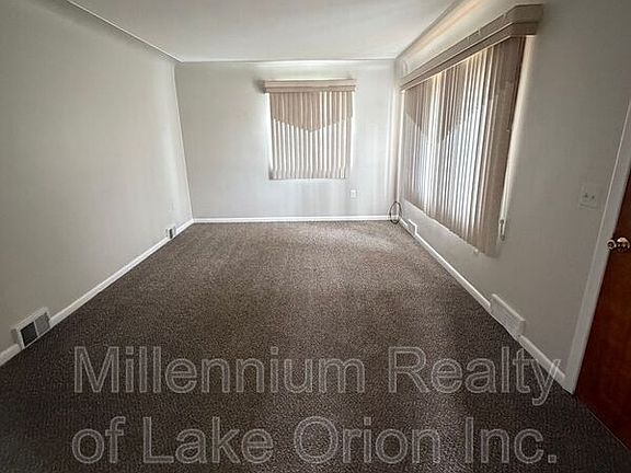 2nd image of 34019 Garfield Rd