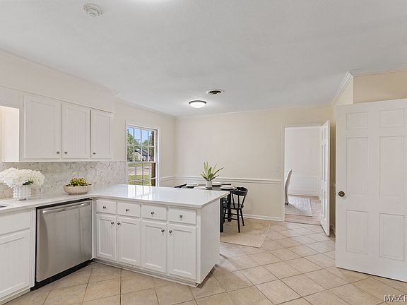 2nd image of 2451 Belcher Dr