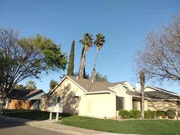 3rd image of 723 Kinshire Way