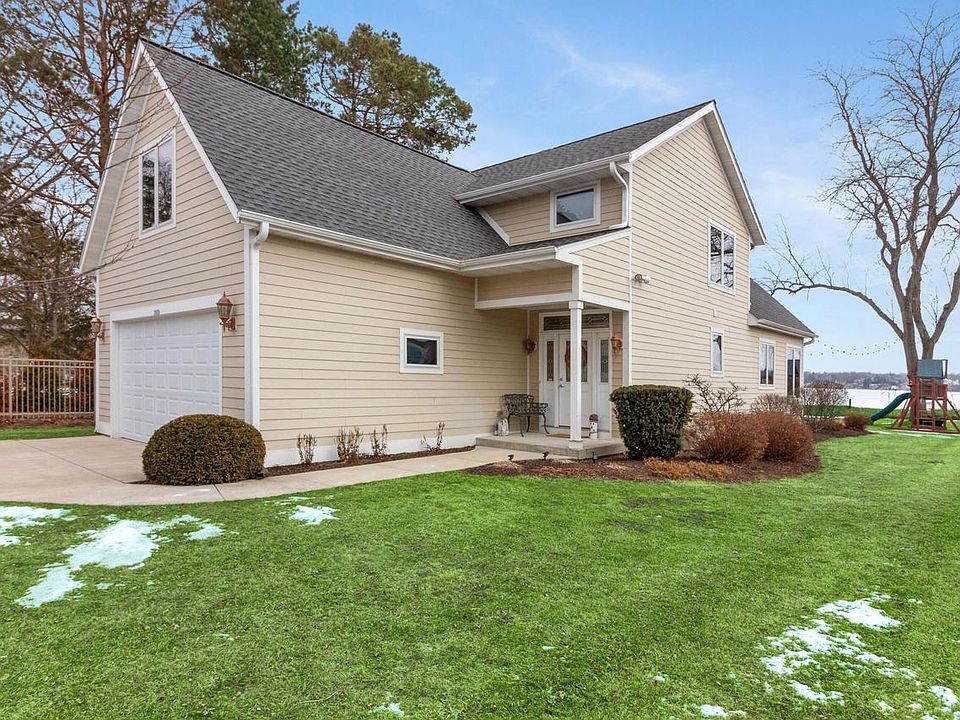 2802 Lakeshore Way, Twin Lakes, WI 53181 MLS 1780166 Zillow