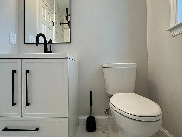 327 Whittier St NW #A — Photo 48