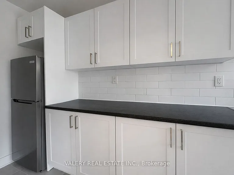 391 Sherbourne St #410 — Photo 3