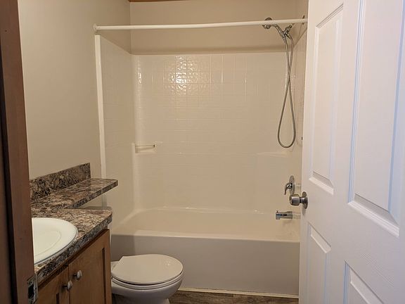 4th image of 106 Van Buren Cir #106