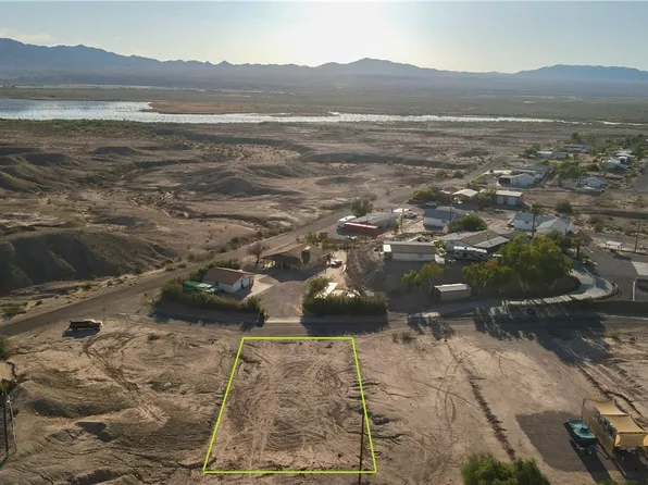 13486 York Dr, Topock, AZ 86436