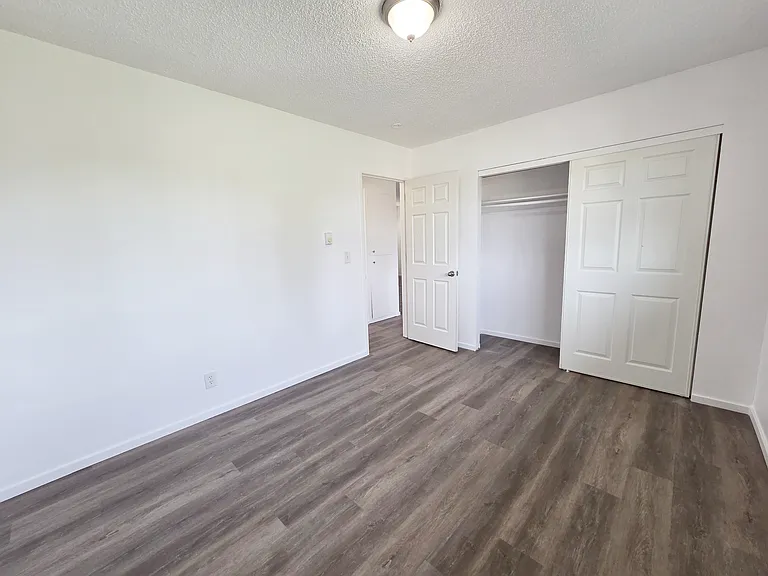 Arlington Apartments — Photo 11