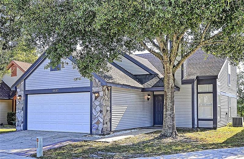 1st image of 9937 Aloma Bend Ln