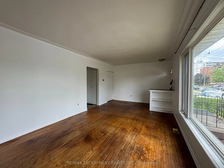 928 Upper Gage Ave — Photo 3