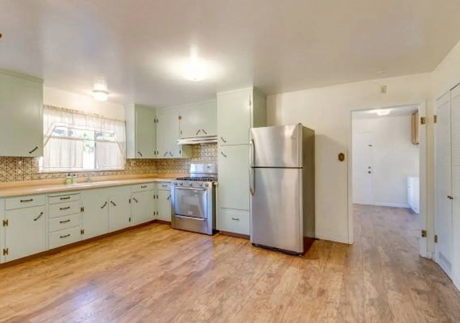 Single Story 3 Bed, 2.5 Bath Home in Wonderful Location — Photo 3