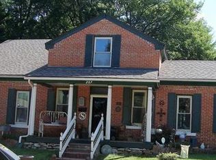 207 E Cliff St, Saint Joseph, MO 64504