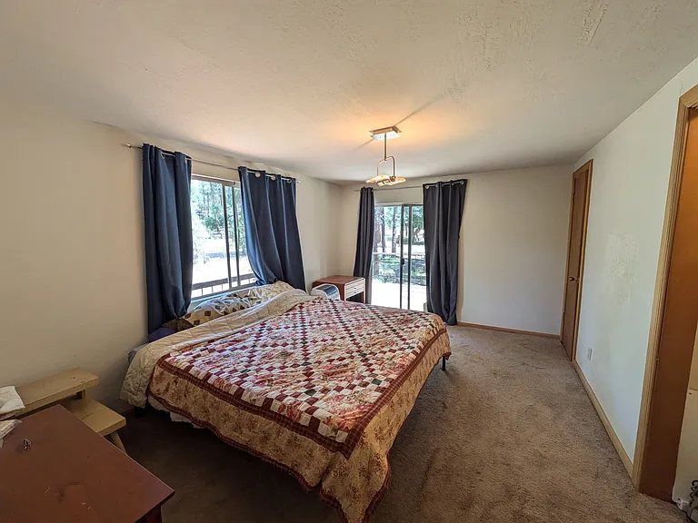 Upstairs bedroom 1