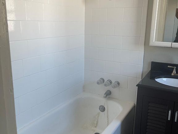 3rd image of 1111 Blake Ave