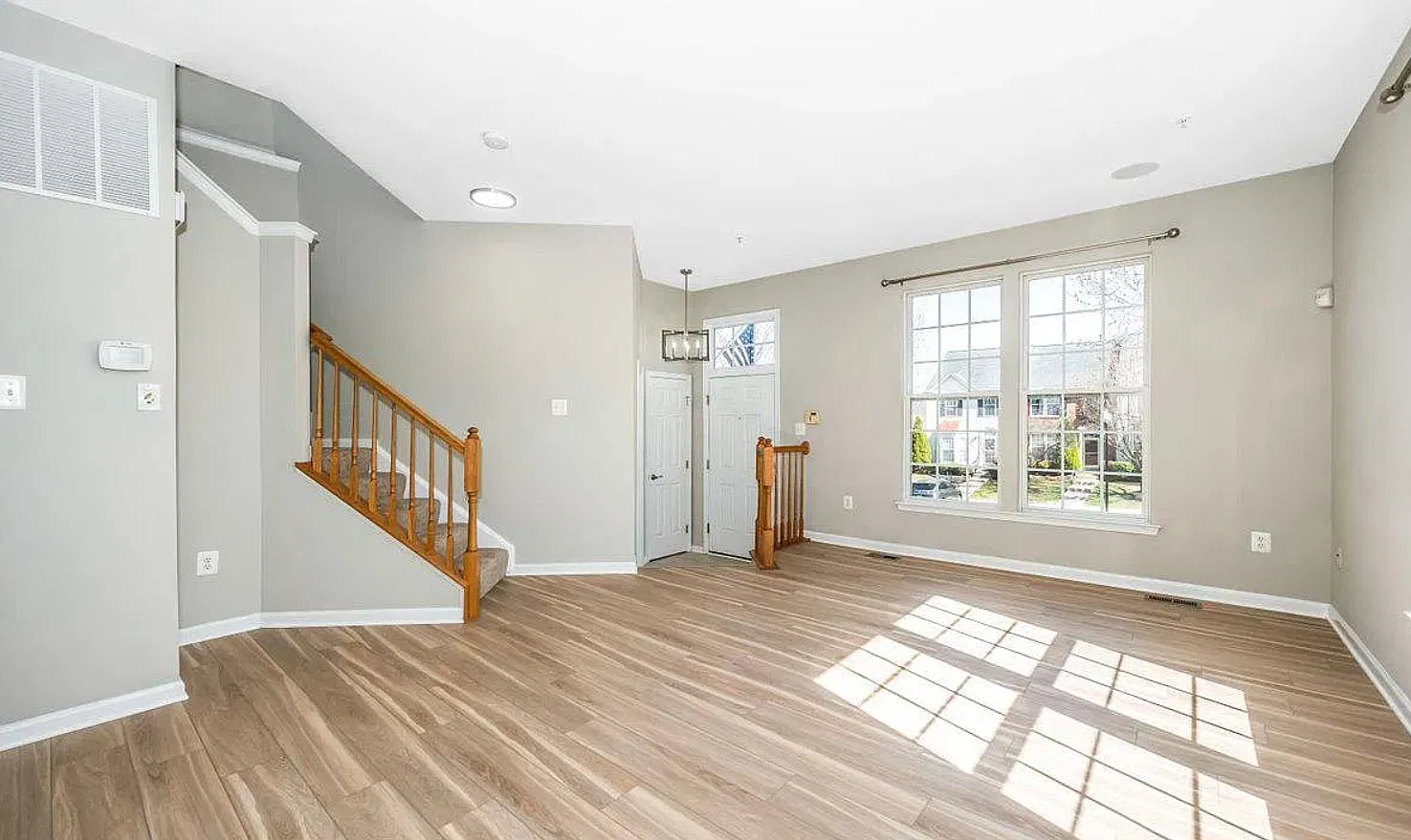 4 bed, 2610 sqft, $1,200 — Photo 4