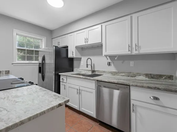 5686 Quince Rd APT 3, Memphis, TN 38119