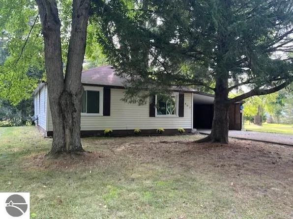 407 12th Ave, Tawas City, MI 48763