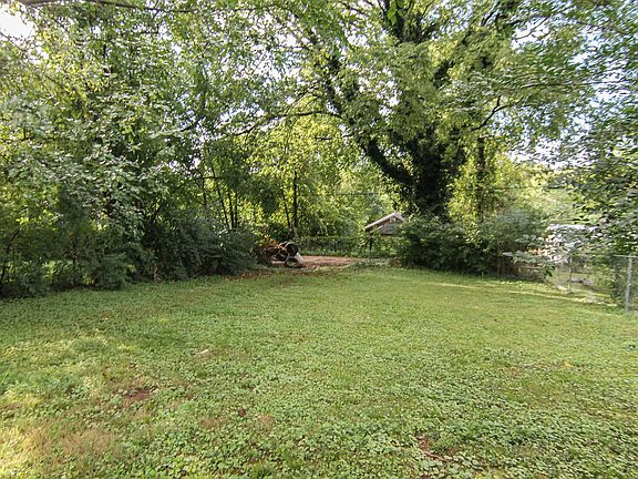 3rd image of 1251 Iredell Ave