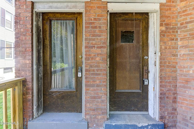 4th image of 223-225 Vrooman Avenue