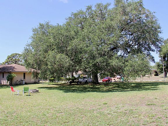 Additional lot has huge oak.