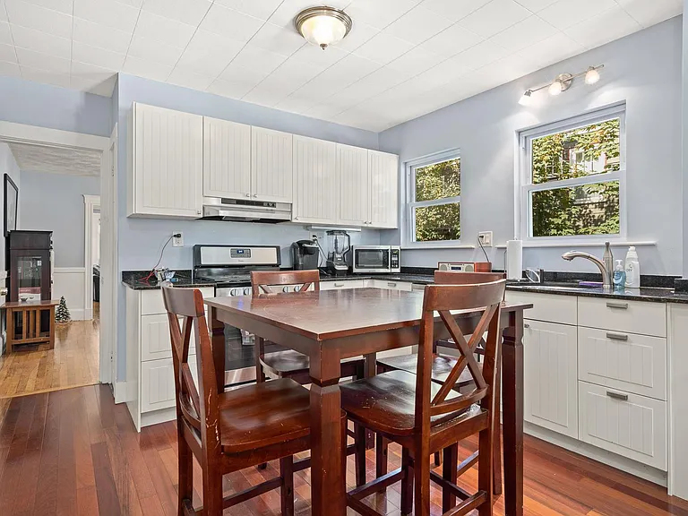 23 Pine St #1 — Photo 1