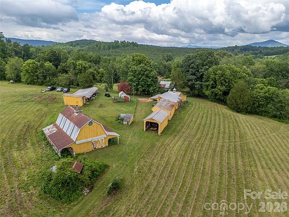 2nd image of 717 Frog Creek Rd