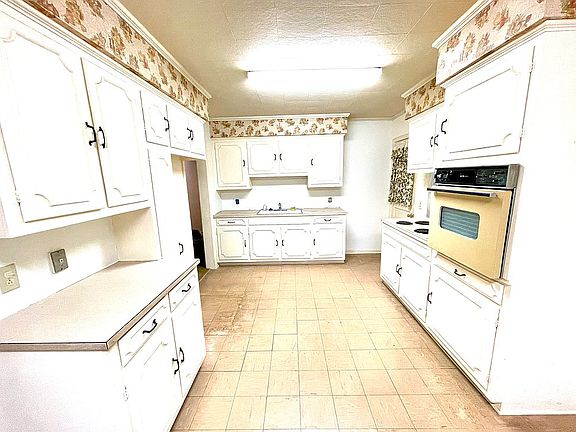 5th image of 328B Glenwood St