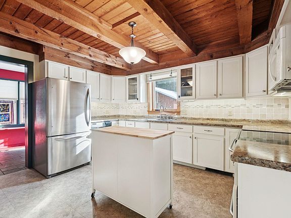4th image of 8 Laclair Drive