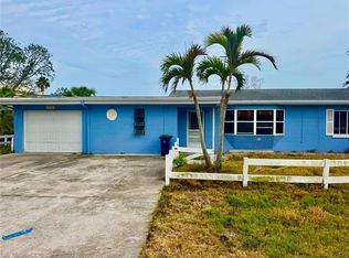 17595 1st St E, Redington Shores, FL 33708