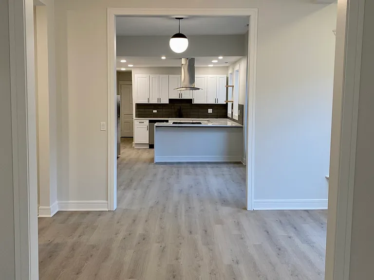 1034 W Belmont Ave #2F — Photo 15