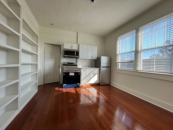 2nd image of 5821 Catina St