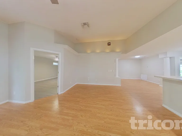 2438 Pine Chase Cir — Photo 3