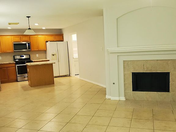 Living/breakfast/kitchen