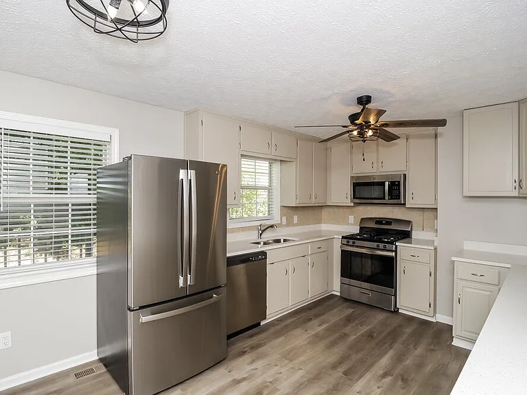 3756 Cherokee Overlook Dr — Photo 9