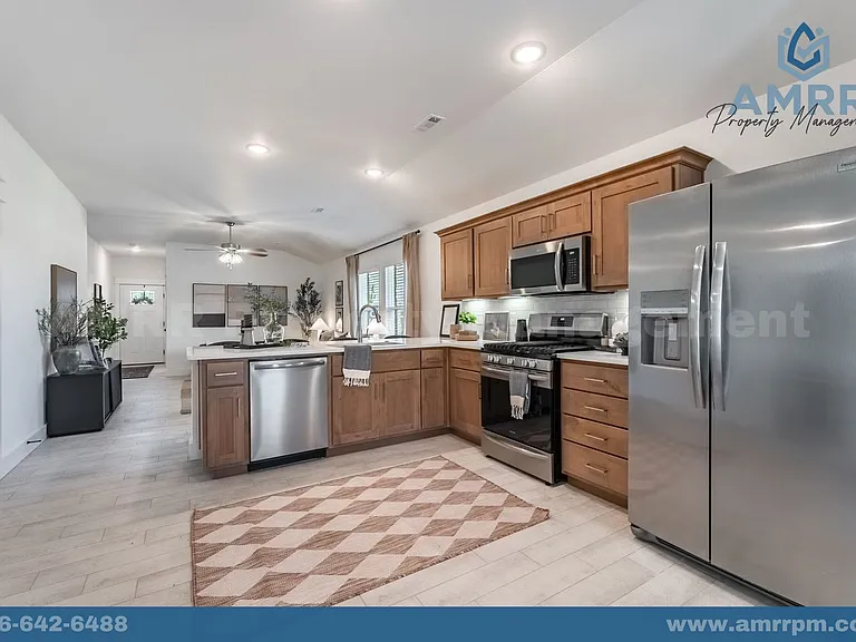824 S Sparrow St — Photo 8